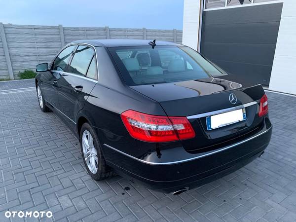 Mercedes-Benz Klasa E 350 T CDI DPF BlueEFFICIENCY 7G-TRONIC Avantgarde - 1