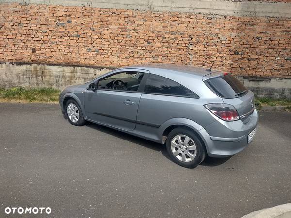 Opel Astra III GTC 1.6 Enjoy - 10