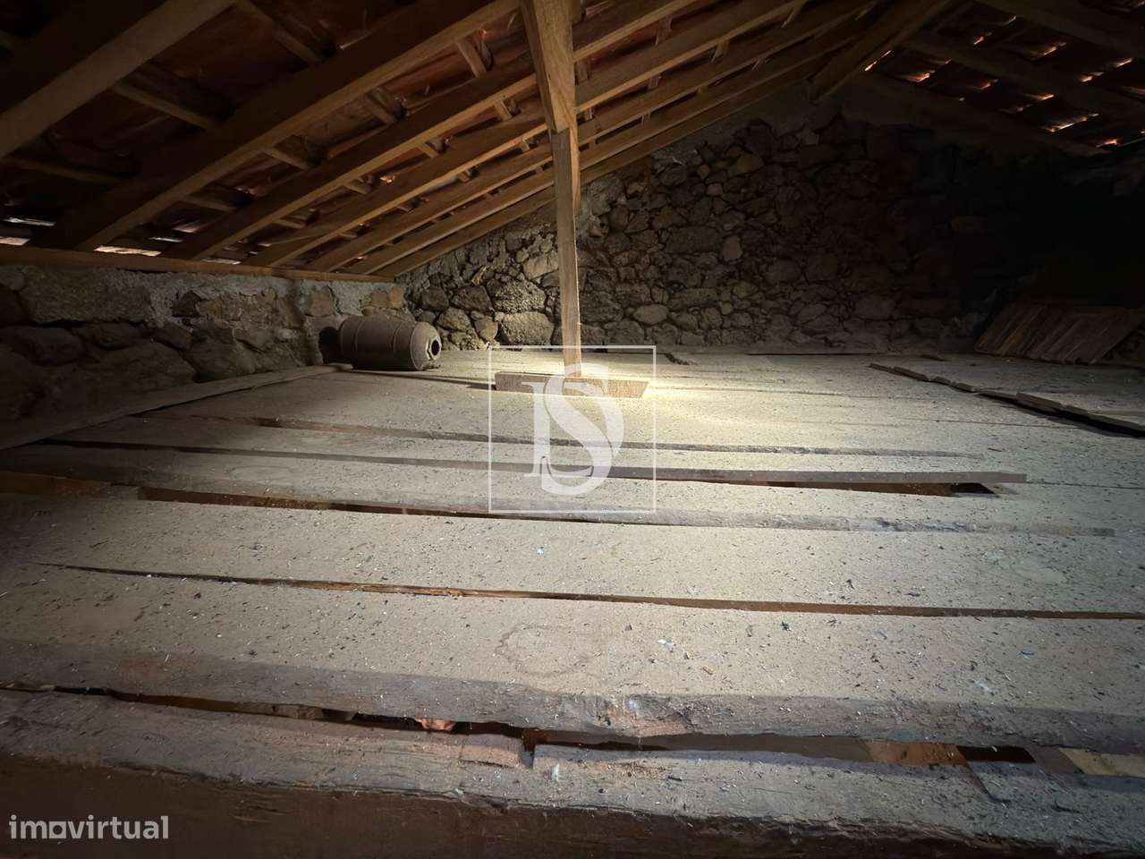 Moradia para Restaurar - Grande imagem: 4/12