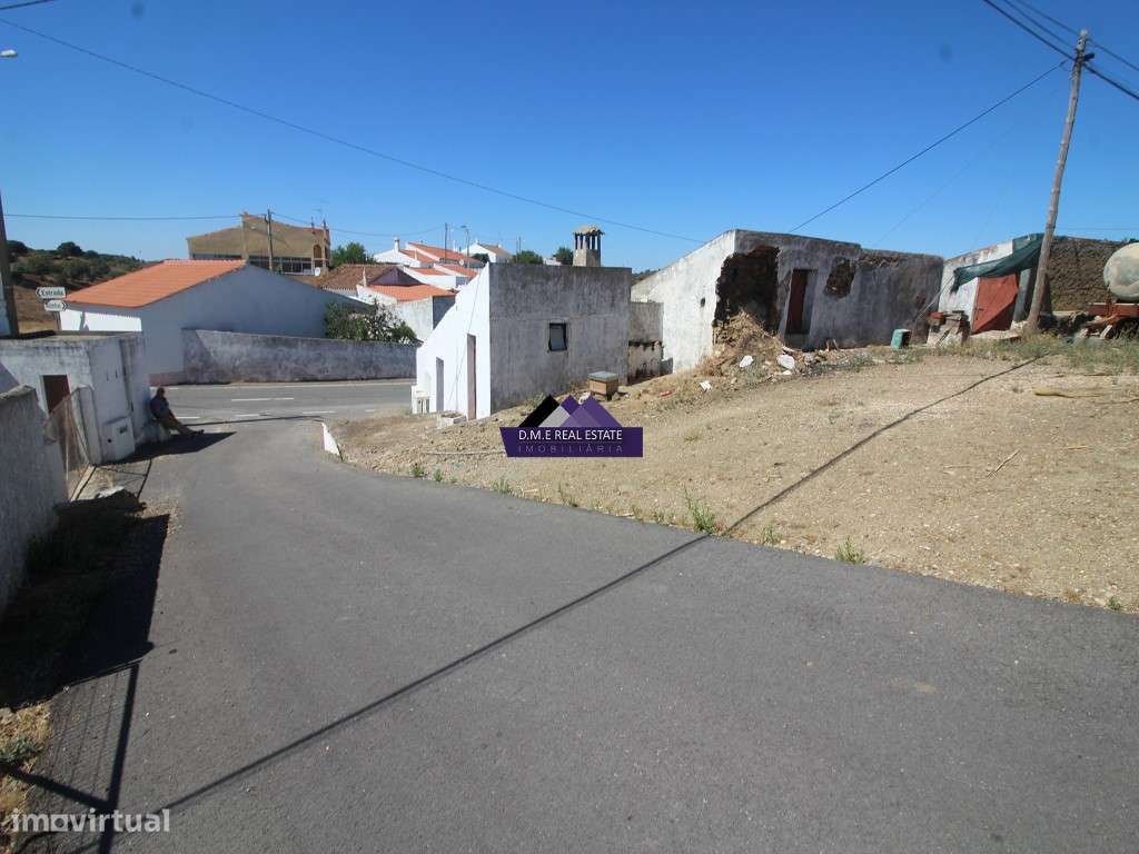 Terreno Urbano com Casa Térrea para Recuperar - Grande imagem: 2/18