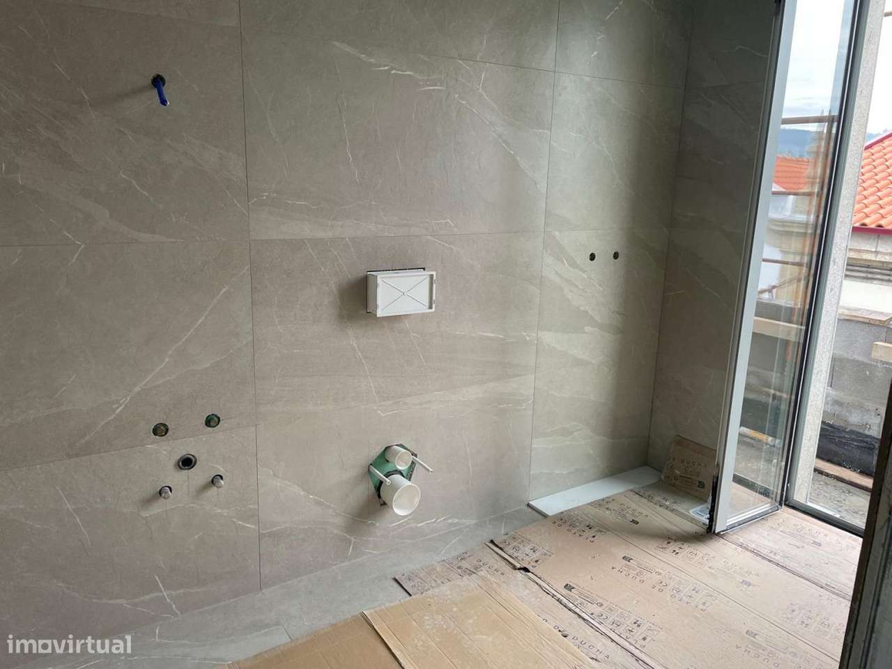 Apartamento NOVO com fachada histórica e 1 lugar de garagem - Grande imagem: 2/49