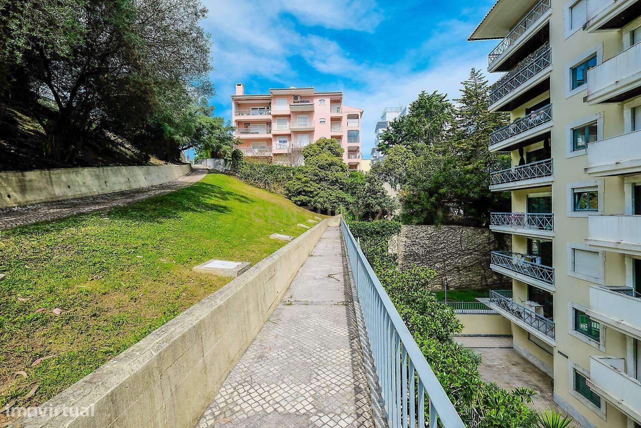 Apartamento T3 em Condomínio Privado no Estoril-24