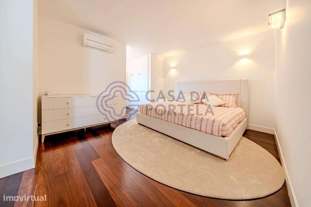 Apartamento Duplex T5 de Luxo com Terraço, Piscina e Garagem – Estoril-49