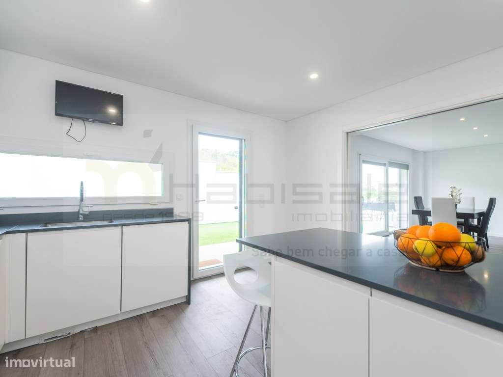 Moradia T4+1 moderna em Vale Grande, Odivelas-6