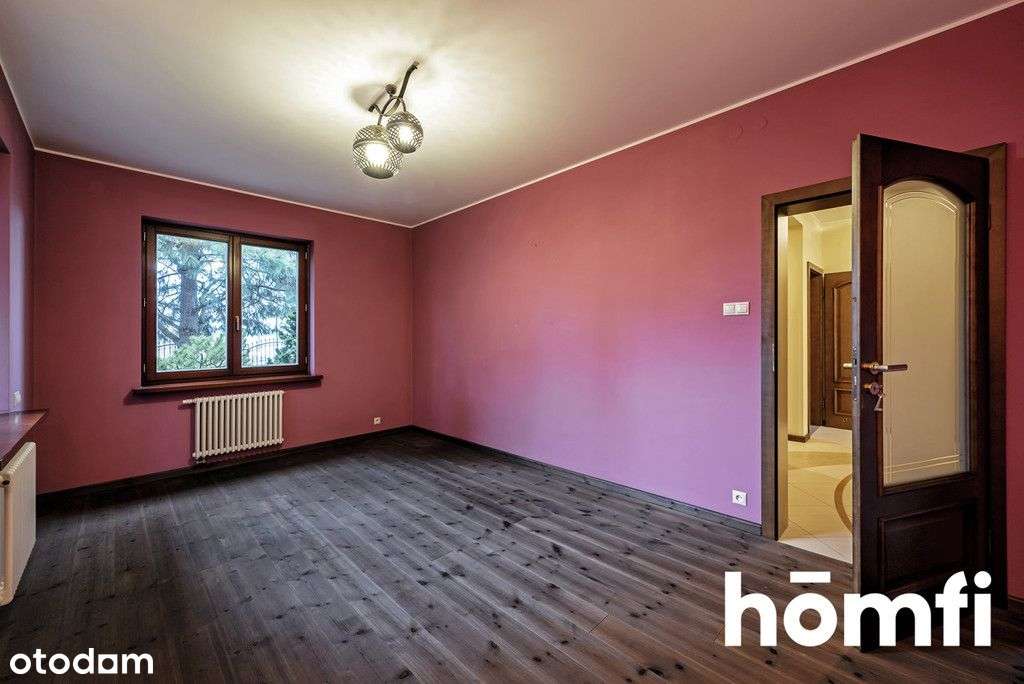 Dom jednorodzinny z garażem na dużej działce-8