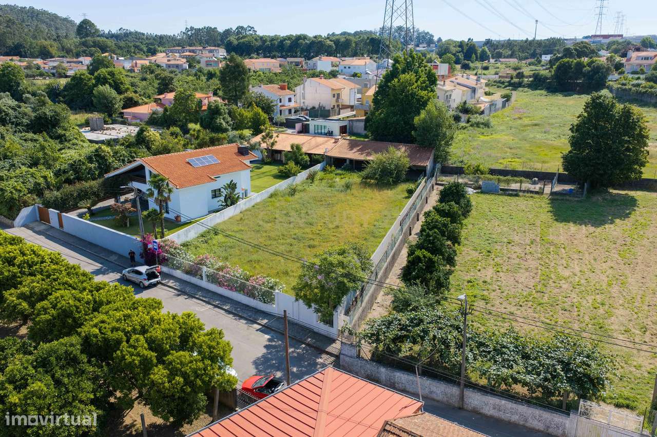 Terreno para construção já vedado em 4 frentes-6