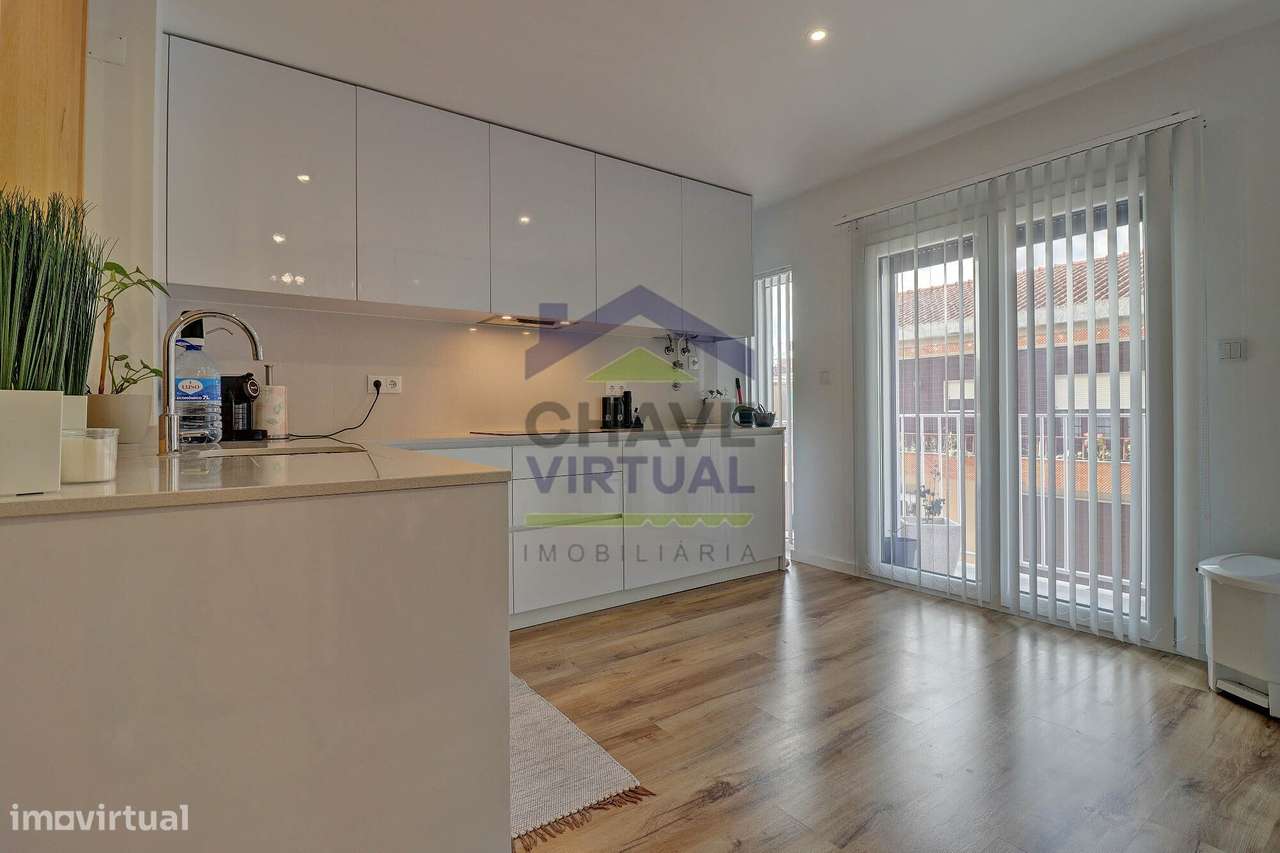 Excelente Apartamento T3 com Garagem - Centro Bombarral-10