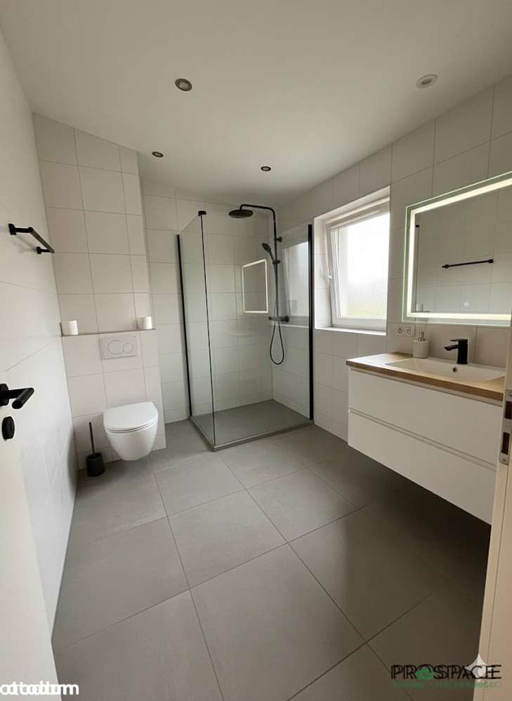 Dom w Raculce w pożądanej lokalizacji-8