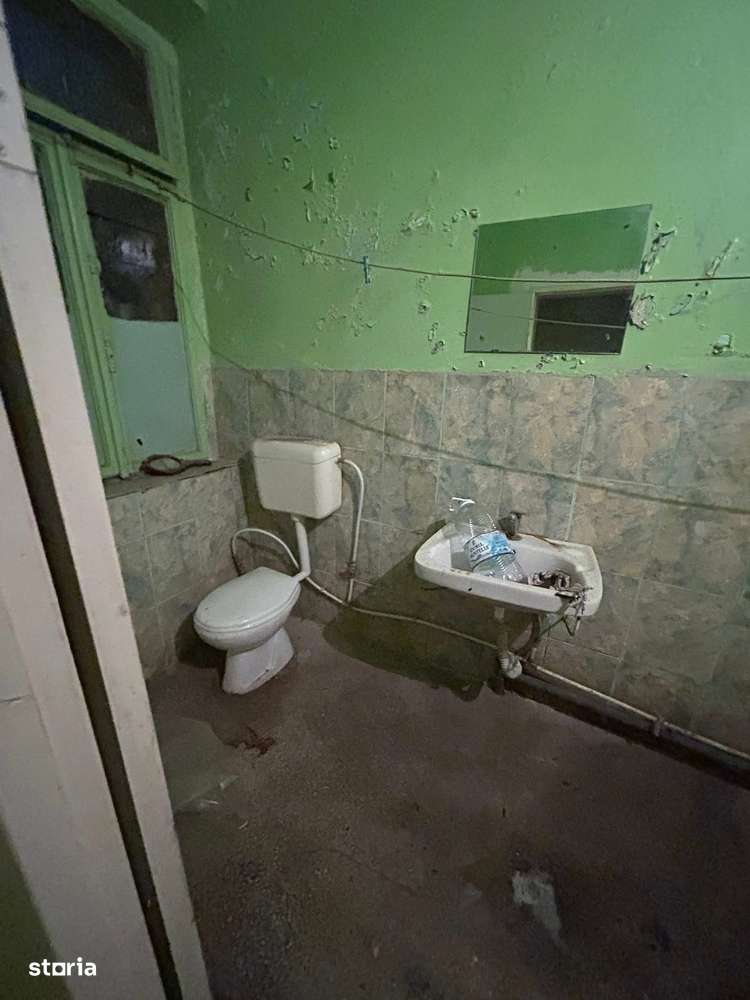 De vanzare casa din caramida suprafata Teren 300mp - Imagine principală: 5/10