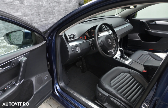 Volkswagen Passat Variant 2.0 TDI BlueMotion Technology DSG Highline - 14