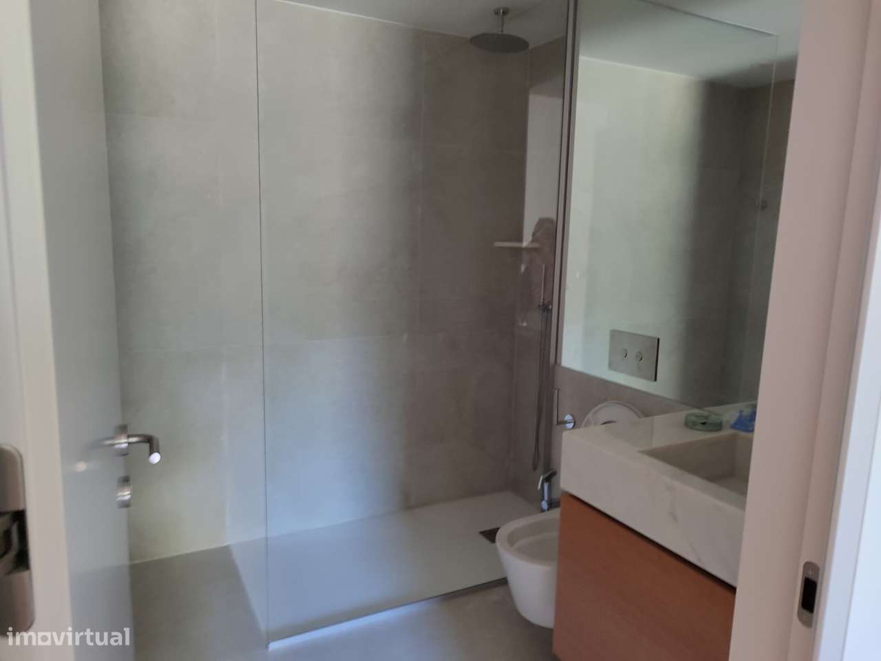 Excelente apartamento inserido num Edifício de Referência-8