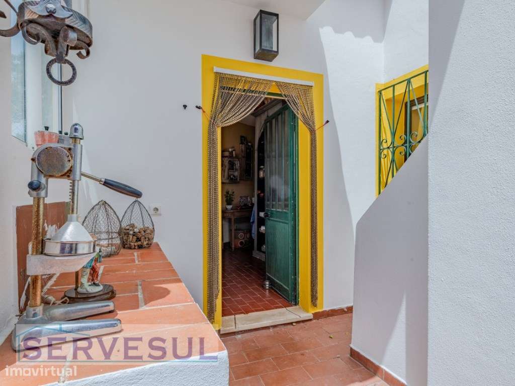 Charmosa moradia de 2 quartos de 121 m², inserida num terreno com 2...-31