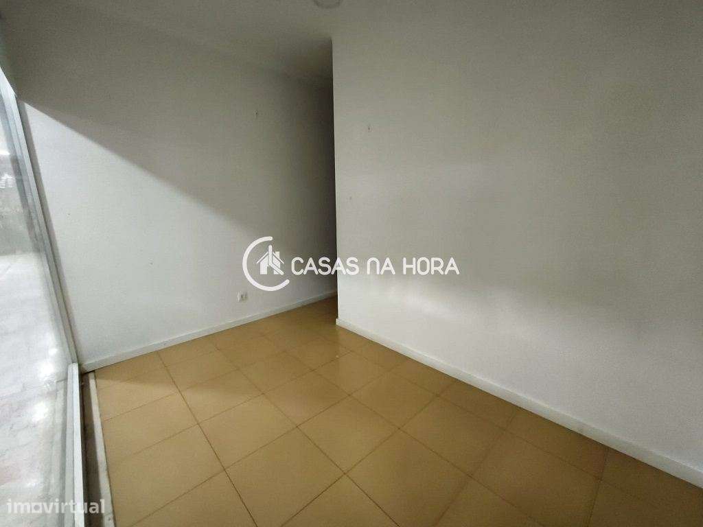 LOJA COMERCIAL  Centro Comercial Galáxia  Centro de Mem Martins / S...-9