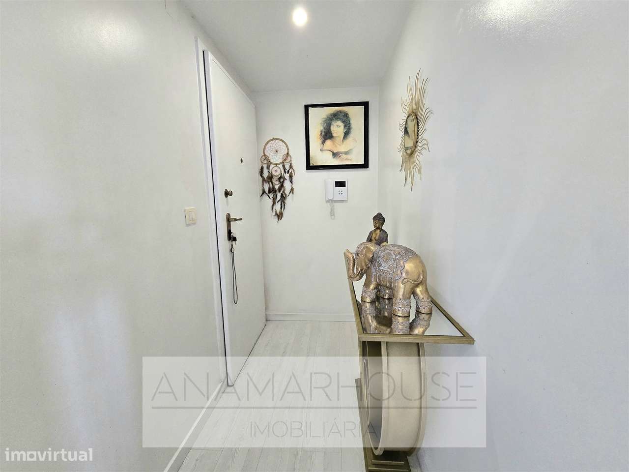 T2 Remodelado com Box para 2 Carros | Open Space 37m² | Vista Verde |-14