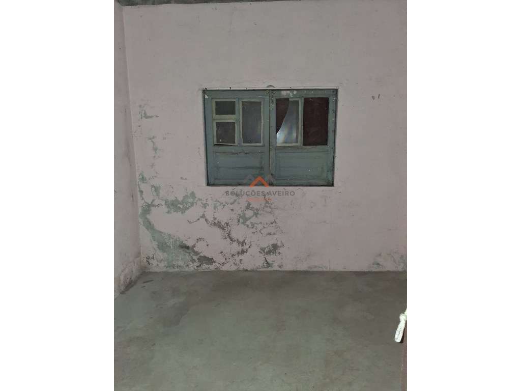 Moradia T2 com Terreno para Restaurar - Excelente Oportunidade - Grande imagem: 5/21