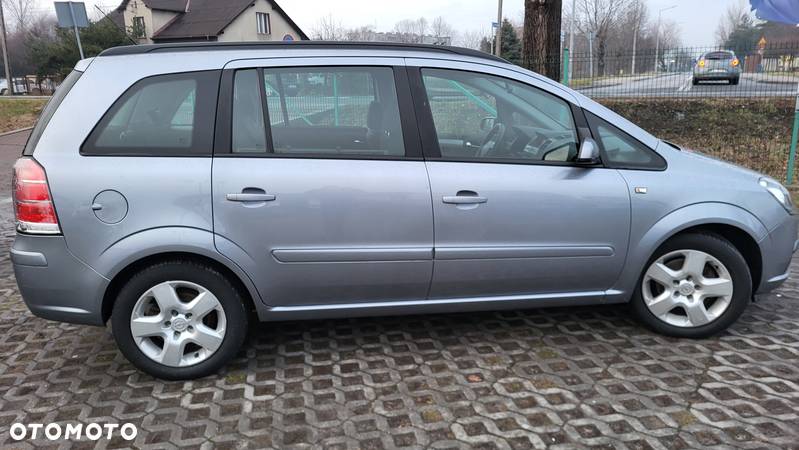 Opel Zafira 1.6 Enjoy - 18