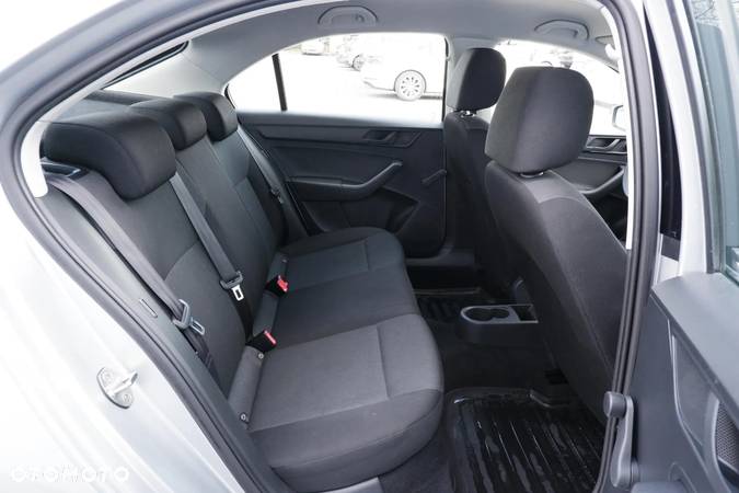 Skoda RAPID 1.2 TSI Active - 17