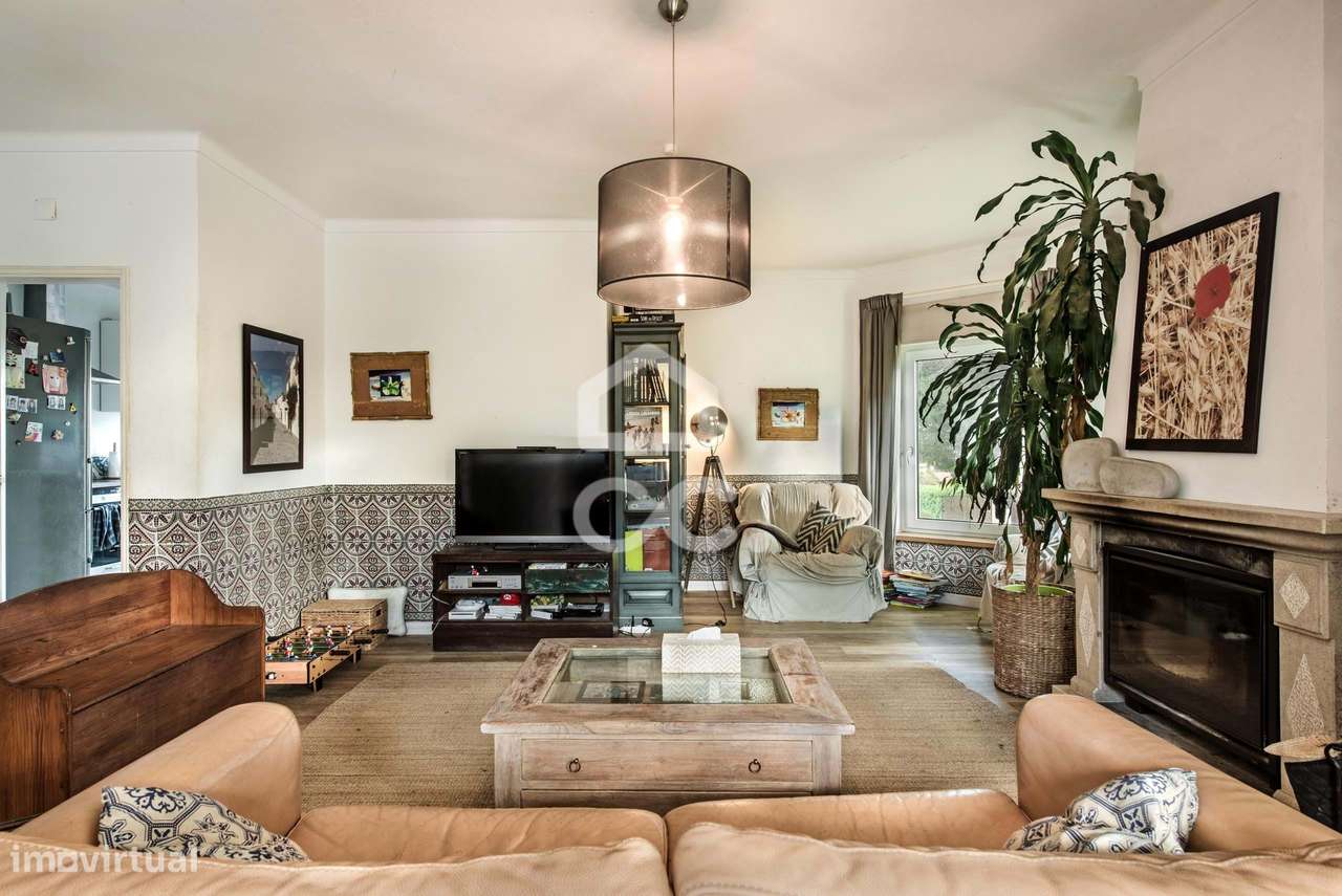 Moradia T4 independente com piscina e terreno em Alcantarilha-5