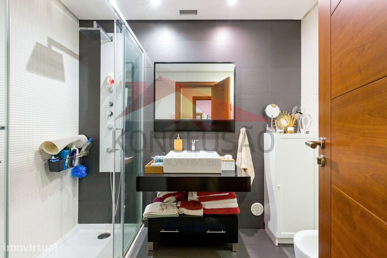 T2 em Excelente Estado | Garagem para 2 Viaturas | Arrecadação | Ur...-12