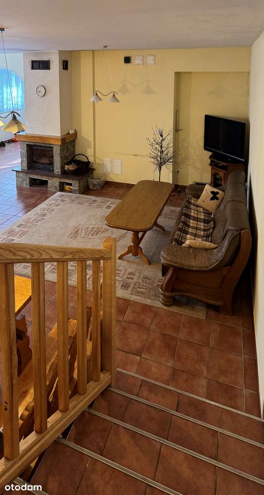 Dom z sześcioma apartamentami-6