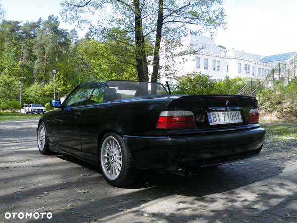 BMW Seria 3 320i Cabriolet - 22