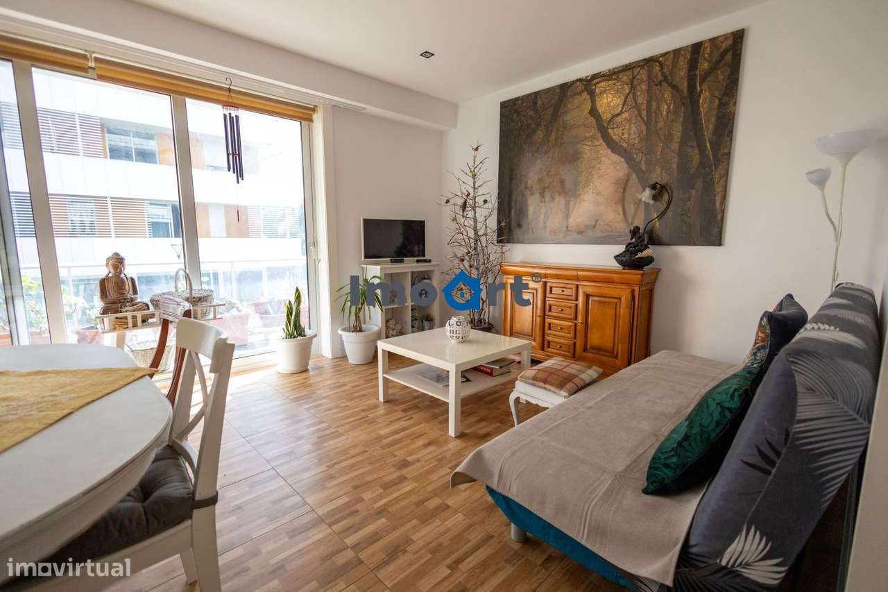 T2 RENOVADO COM VARANDA EXCECIONAL NA PRELADA !-21