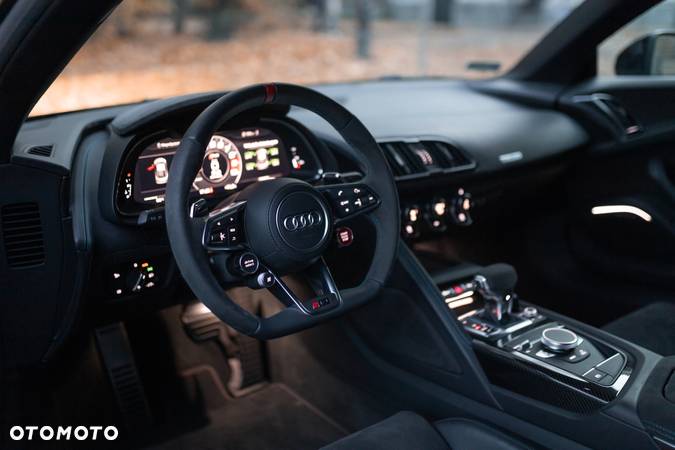 Audi R8 V10 Quattro Performance - 9