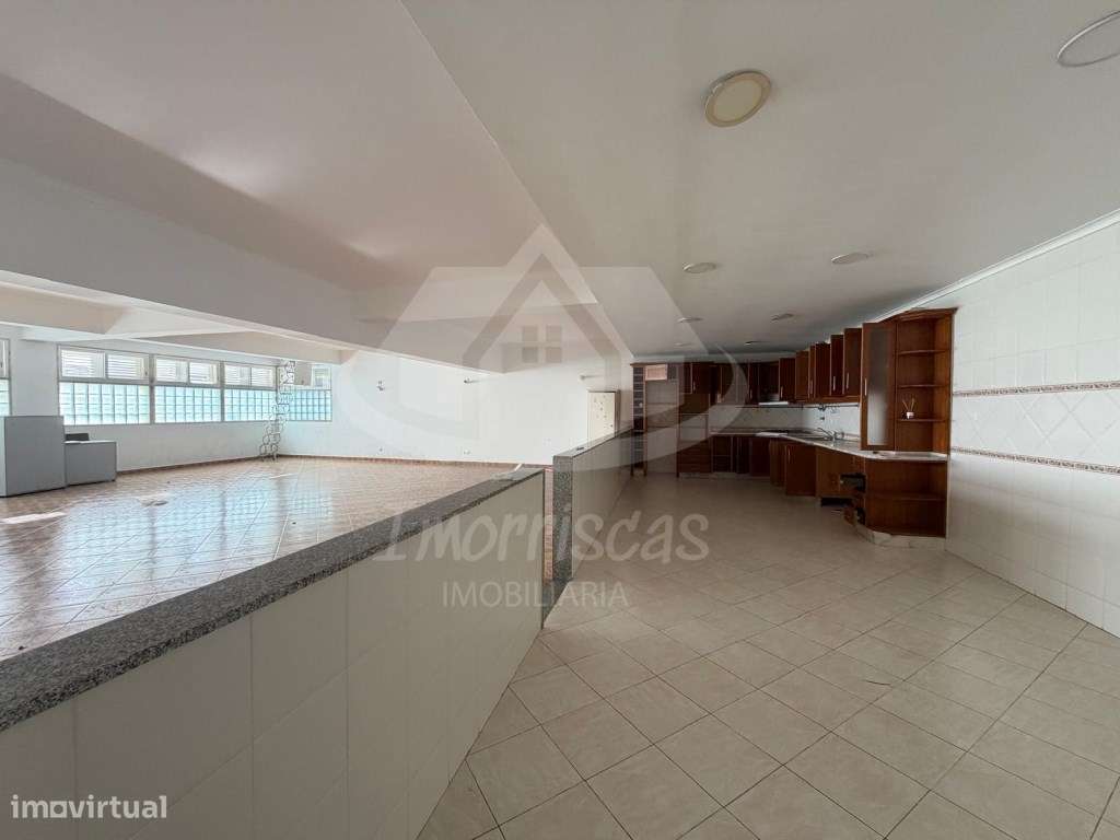 Moradia com 2 armazéns na Portela da Azóia, Santa Iria de Azóia - Grande imagem: 5/23