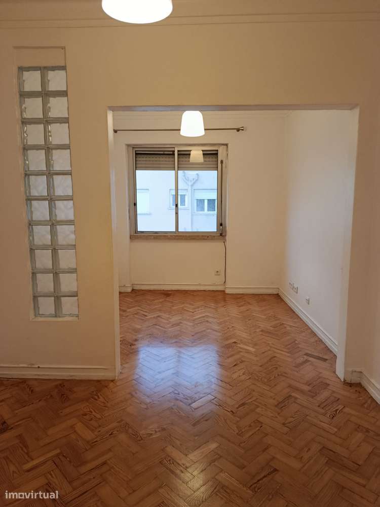 T1 junto da Praça de Chile - Grande imagem: 4/28