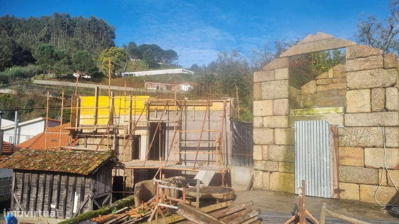 Oportunidade Única- Moradia V3 situada na Granja em Paredes de Viadore-8