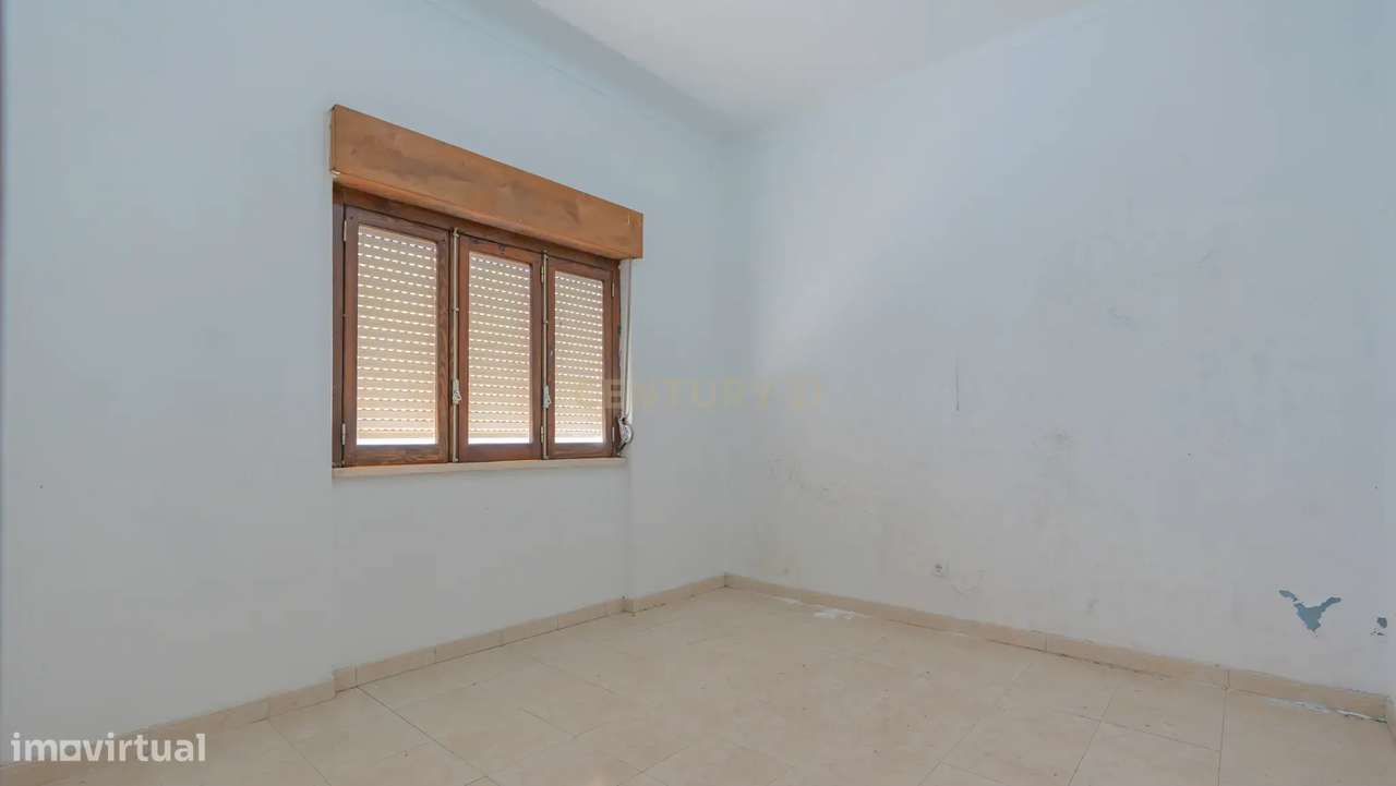 Moradia Isolada com Terreno de 1041 m² – Um Mundo de Possibilidades!-28