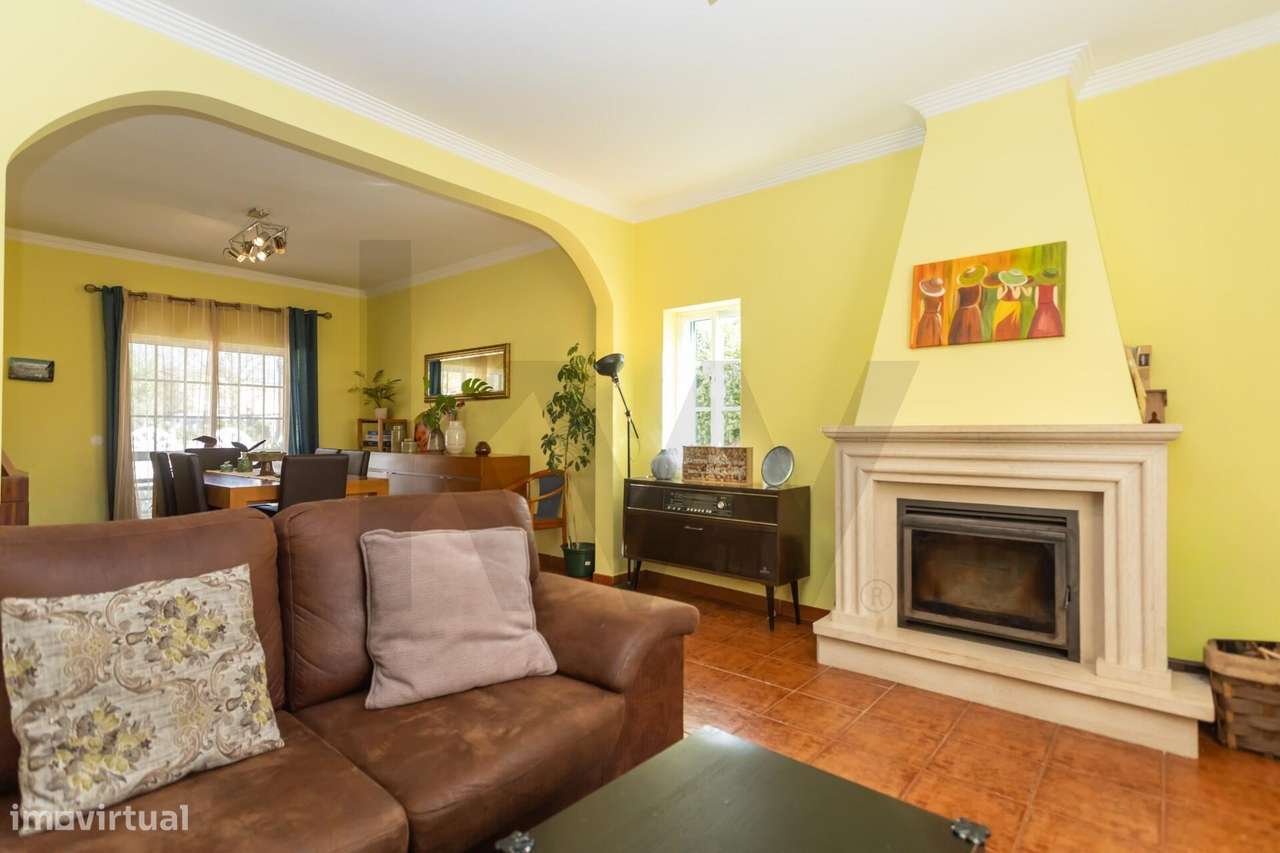 Moradia T4 na Moita – Zona do Palheirão | Excelente Exposição Solar-8