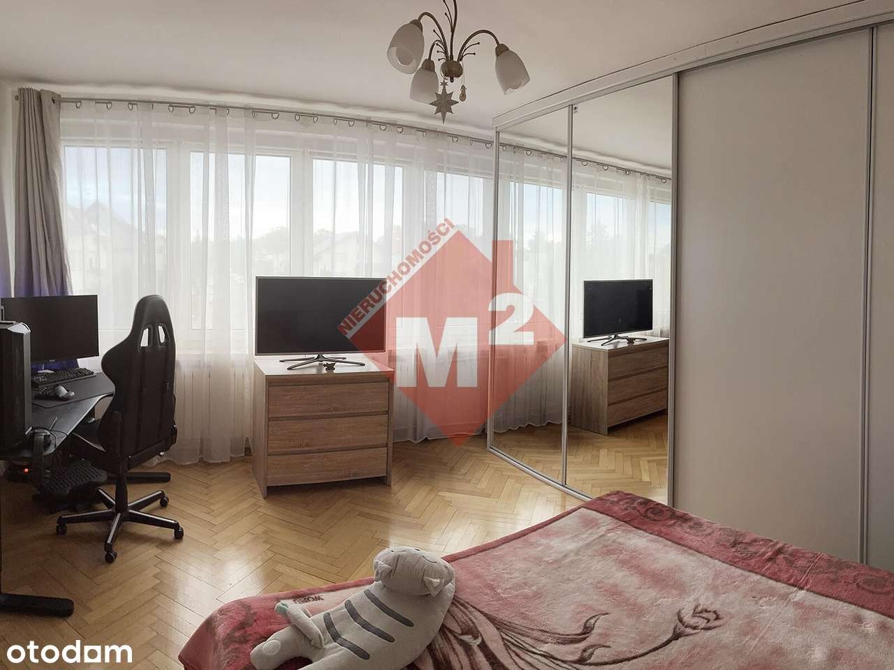 Dom wolnostojący w cichej dzielnicy domów jednorodzinnych .-14