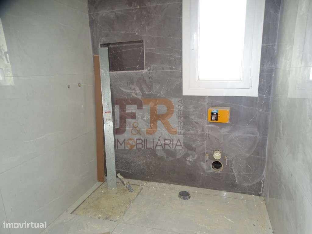 Moradia Isolada Térrea T4 com Garagem - Quinta do Anjo Palmela-32