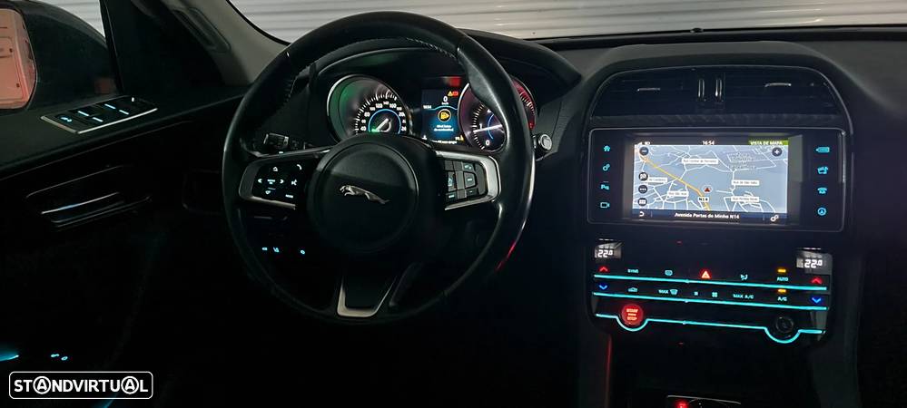 Jaguar F-Pace 2.0 i4D Prestige Aut. - 19