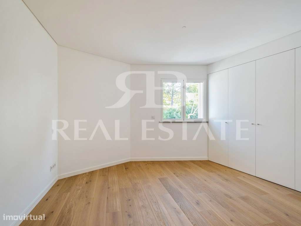 Moradia T4 com Jardim e Piscina no Monte Estoril - Cascais-17