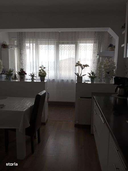 Vand apartsment cu doua camere - Imagine principală: 4/8