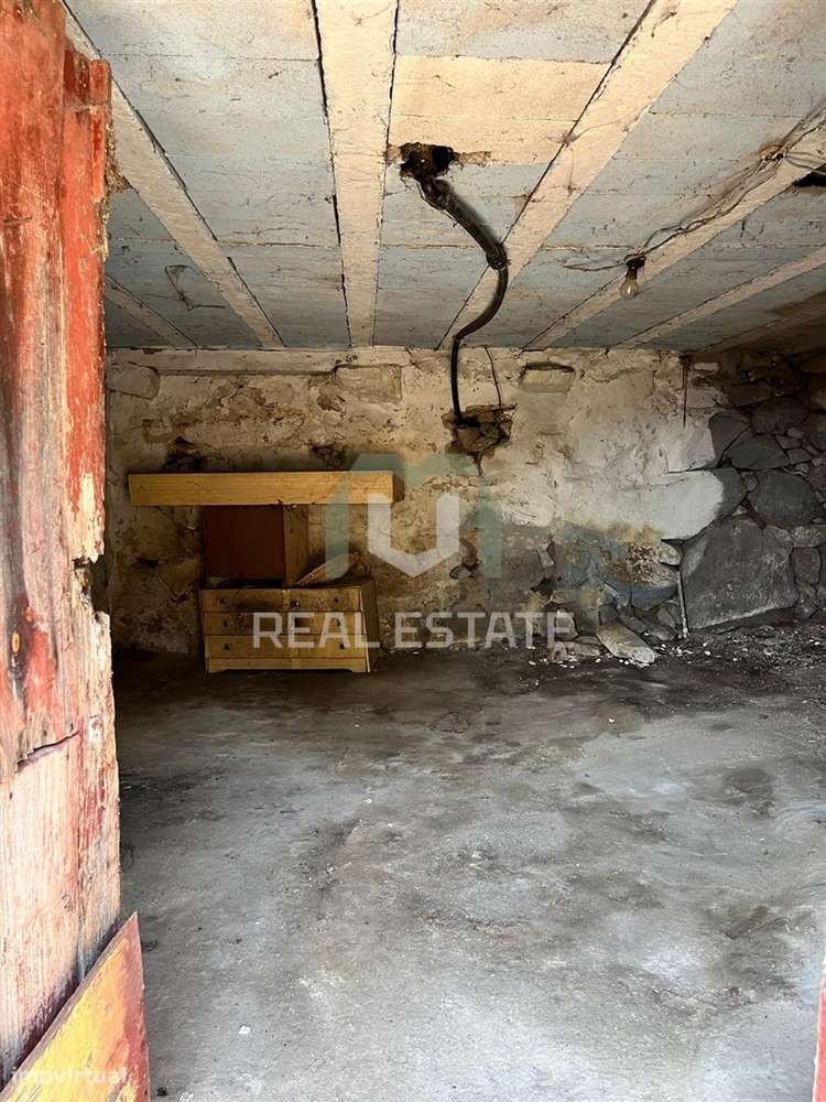 Moradia para Restaurar T3 Venda em Cabeceiras de Basto,Cabeceiras de B-34