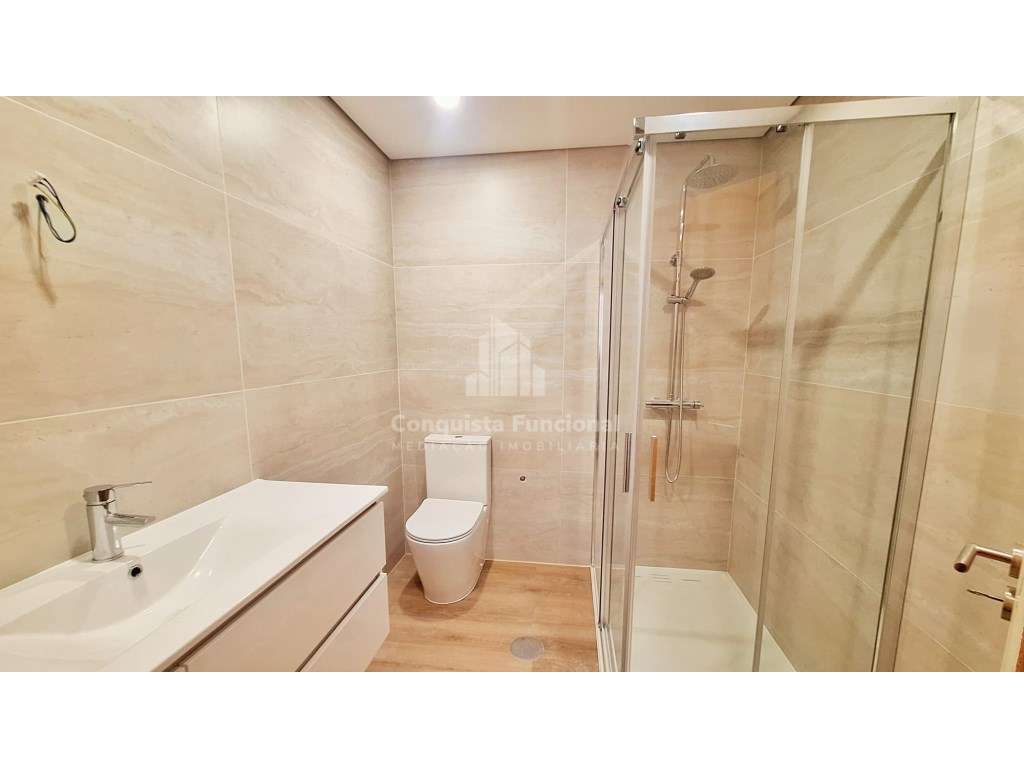 Moradia T4+2 | Valbom| Terraço e Churrasqueira-16