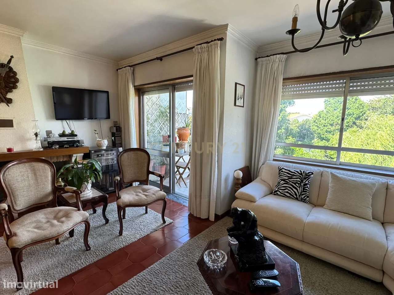 APARTAMENTO T4 DUPLEX NA PRAÇA PEDRA VERDE - ALDOAR-5