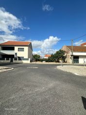 Terreno Urbano com projecto aprovado no Bairro das Maroitas!