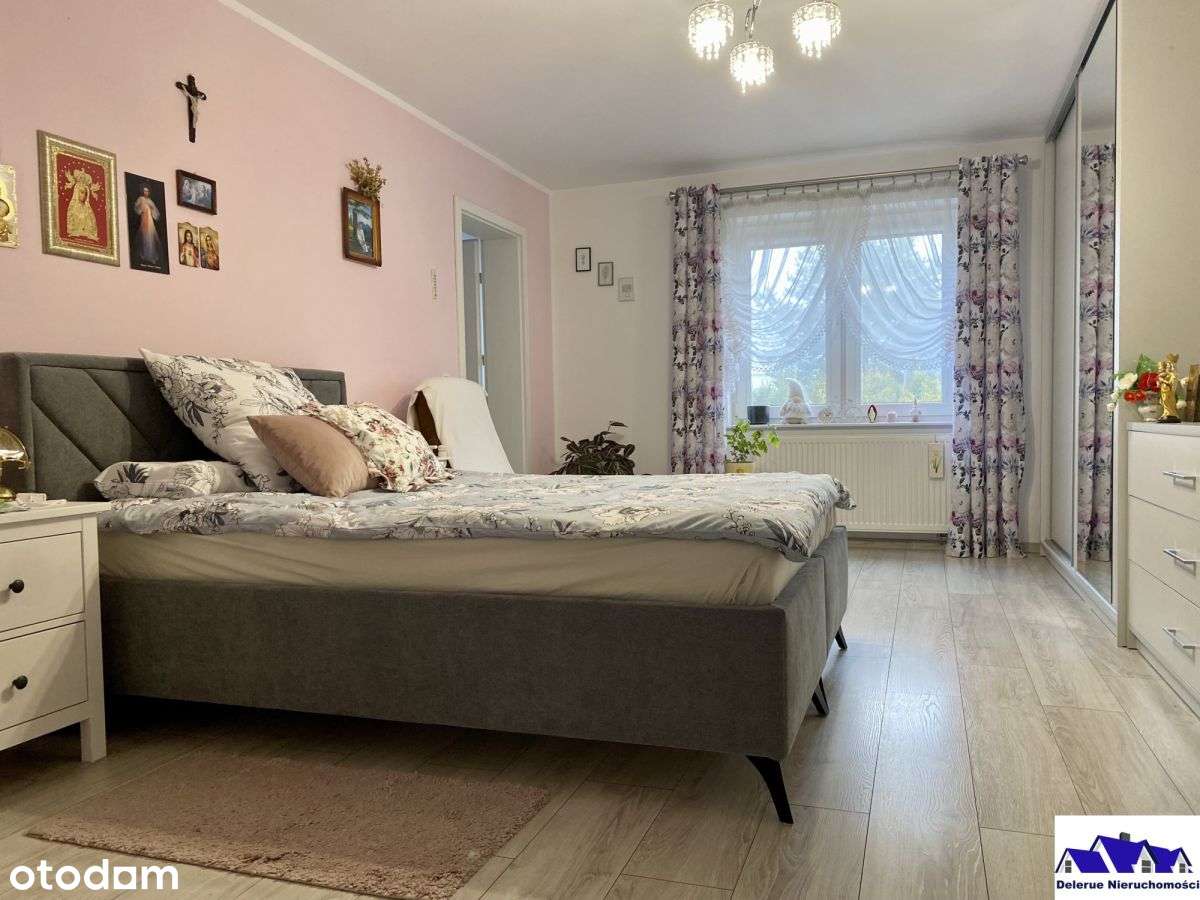 Duży dom wolnostojący wydzielone dwa mieszkania-19