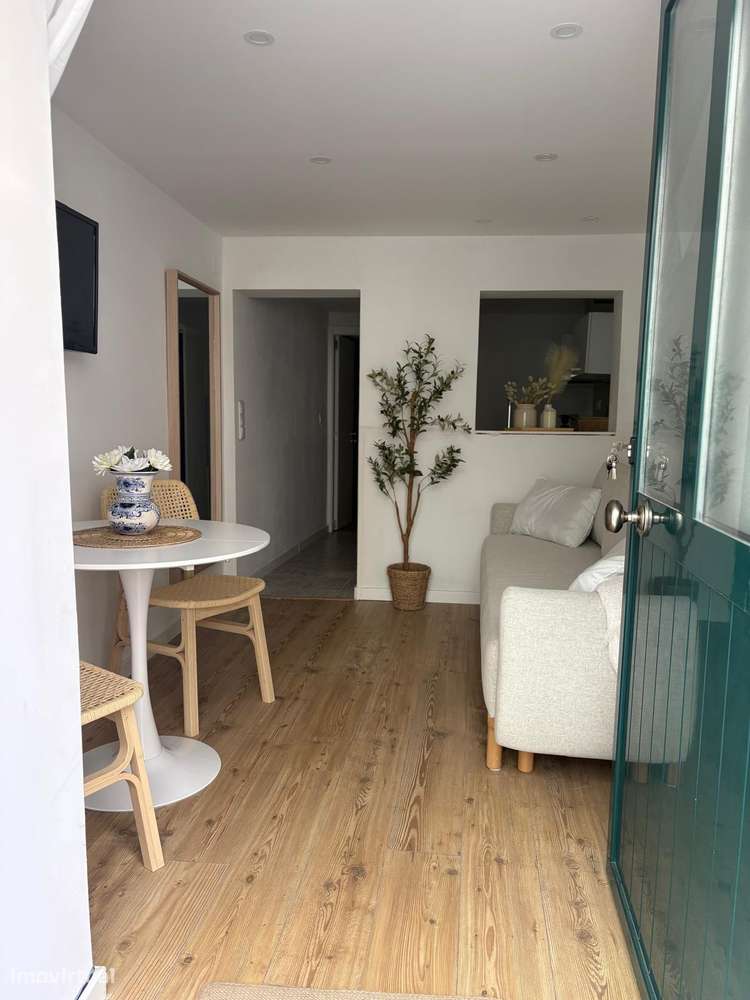 Apartamento renovado no Chiado-0