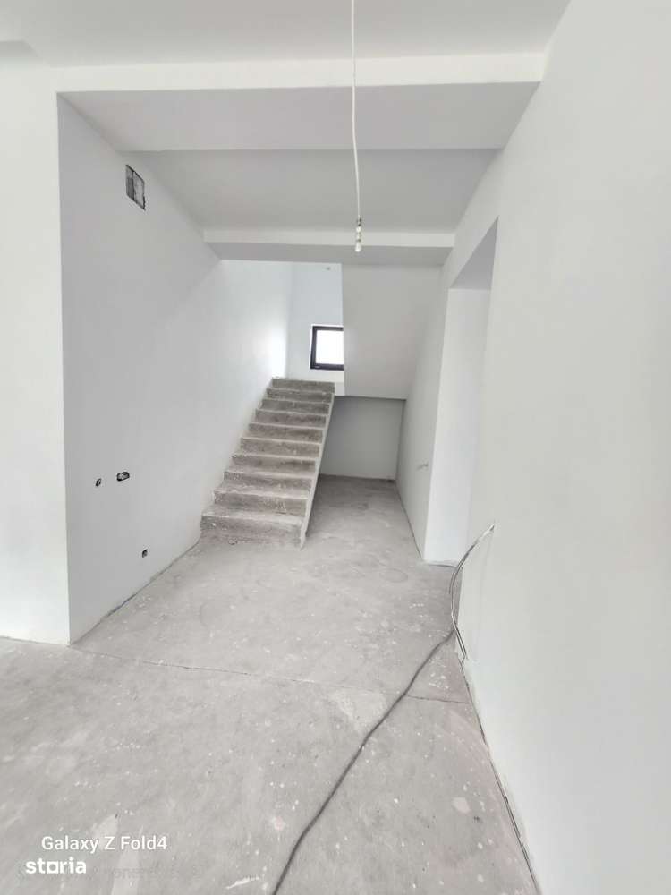 De Vanzare Casa zona Varsatura - Imagine principală: 4/13