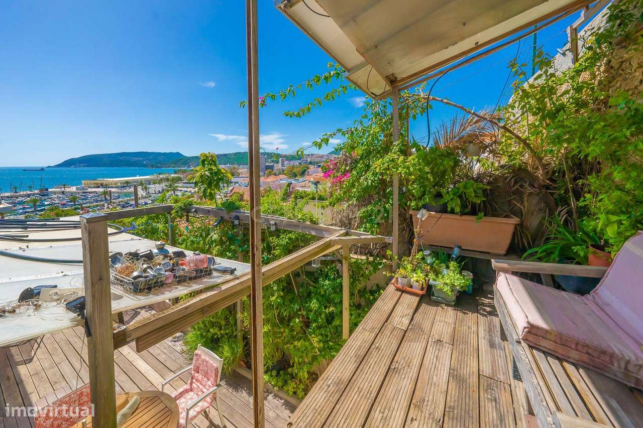 Apartamento com charme em Setúbal com uma vista soberba para o rio e t-40