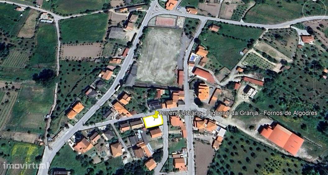 Terreno Urbano em Aldeia Cheia de História na Beira Alta - Grande imagem: 2/3