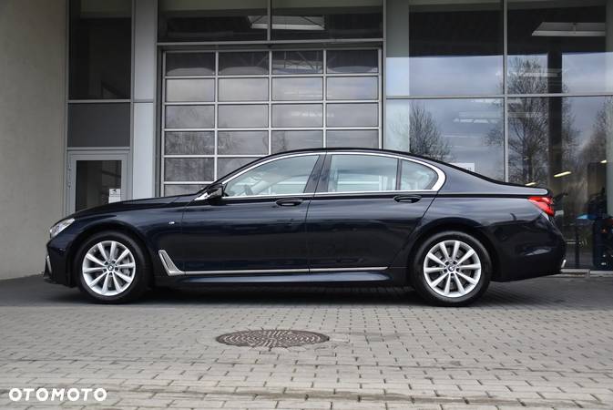 BMW Seria 7 750i xDrive - 9