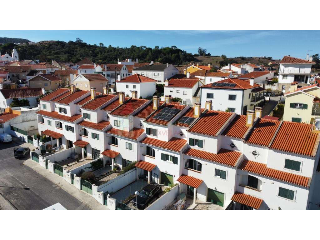 Moradia T4 com Garagem de 48 m² e Mais de 120 m² de Logradouro-57