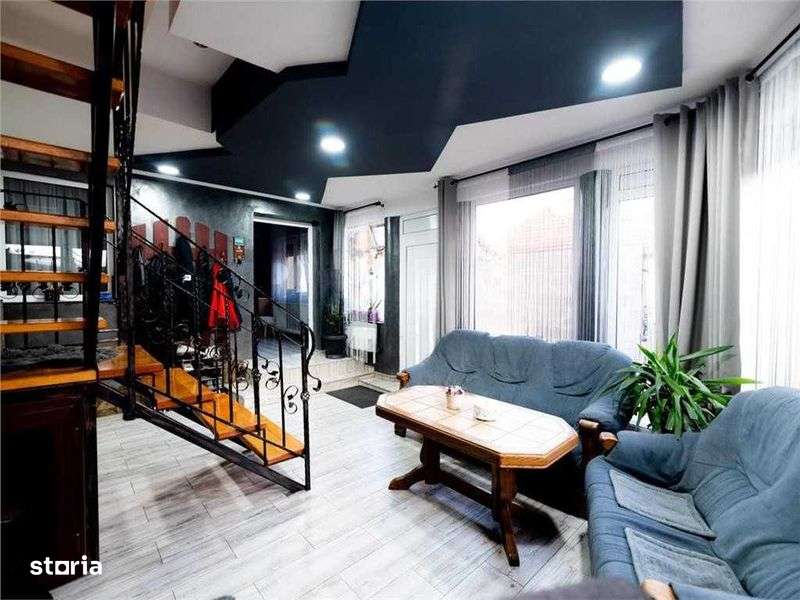 Vand Casa Parter+Etaj cu 5 dormitoare + Hala/Garaj de 200mp in Osorhei - Imagine principală: 4/8