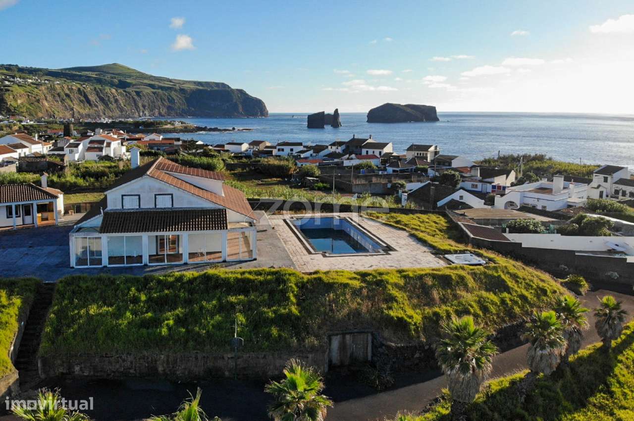 Moradia T3 + Casa de Apoio T2, com Vista Mar e Piscina nos Mosteiros - Grande imagem: 2/37